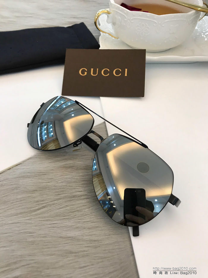 GUCCI古馳 2019新款 GG2262S 蛤蟆偏光太陽鏡 男女時尚墨鏡 超輕款  lly1444